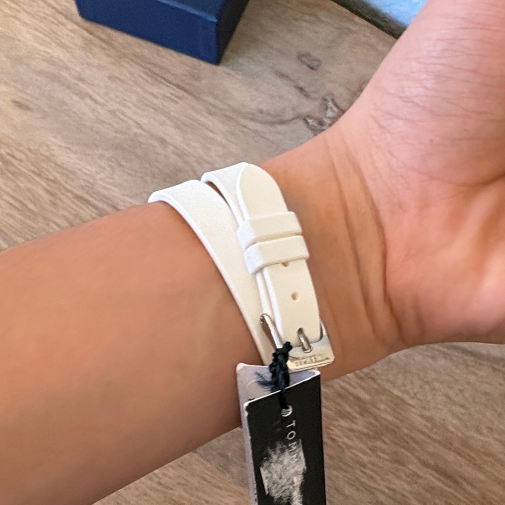 Tommy Hilfiger White Strap double raped Watch with Silver Accents - Picture 8 of 9